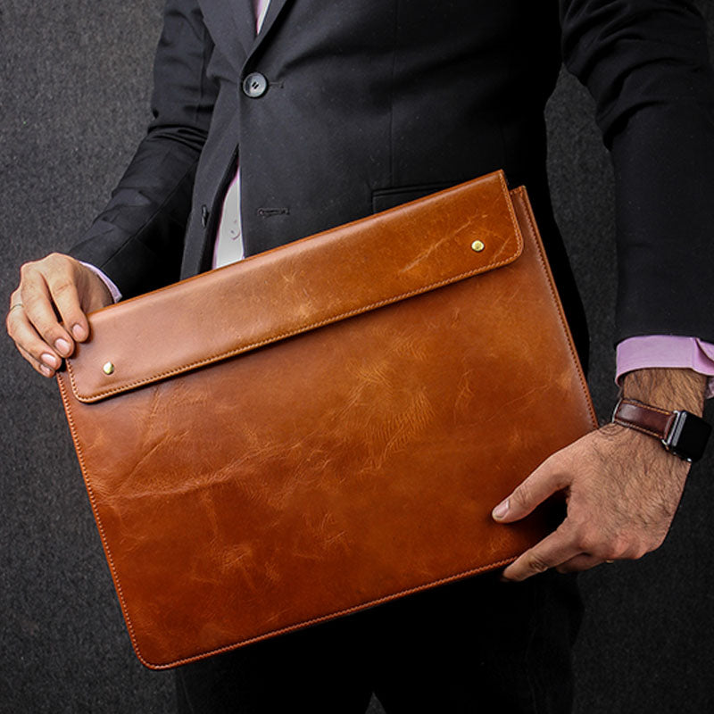 laptop sleeve tan lifestyle