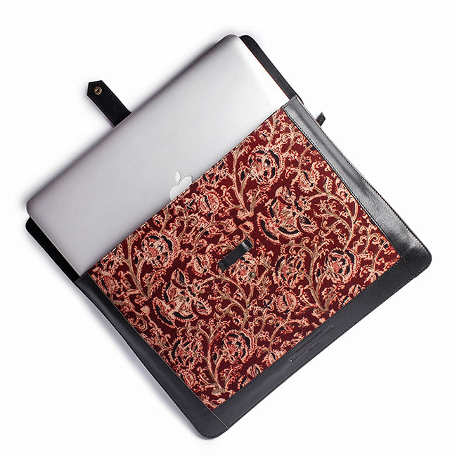 lifestyle red laptop sleeve