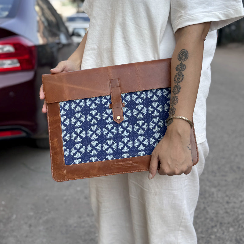 Buy Premium Laptop Sleeve Online | Genuine Leather Sleeves