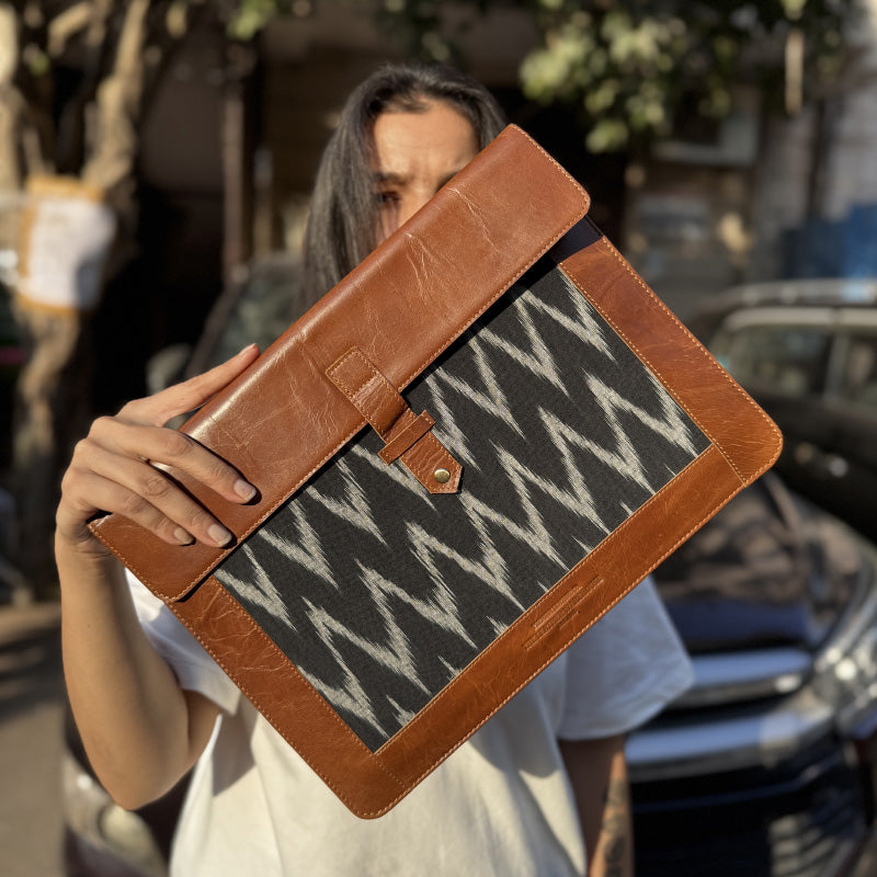 Apple Leather Macbook Pro Sleeve 13 Inch Ikkat Logo The